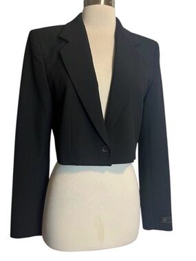 Aritzia Babaton Arbus Cropped Black Blazer XS